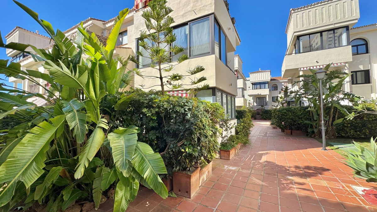 Se vende Apartamento Planta Baja de 2 dormitorios en Costa Del Sol, Málaga, España