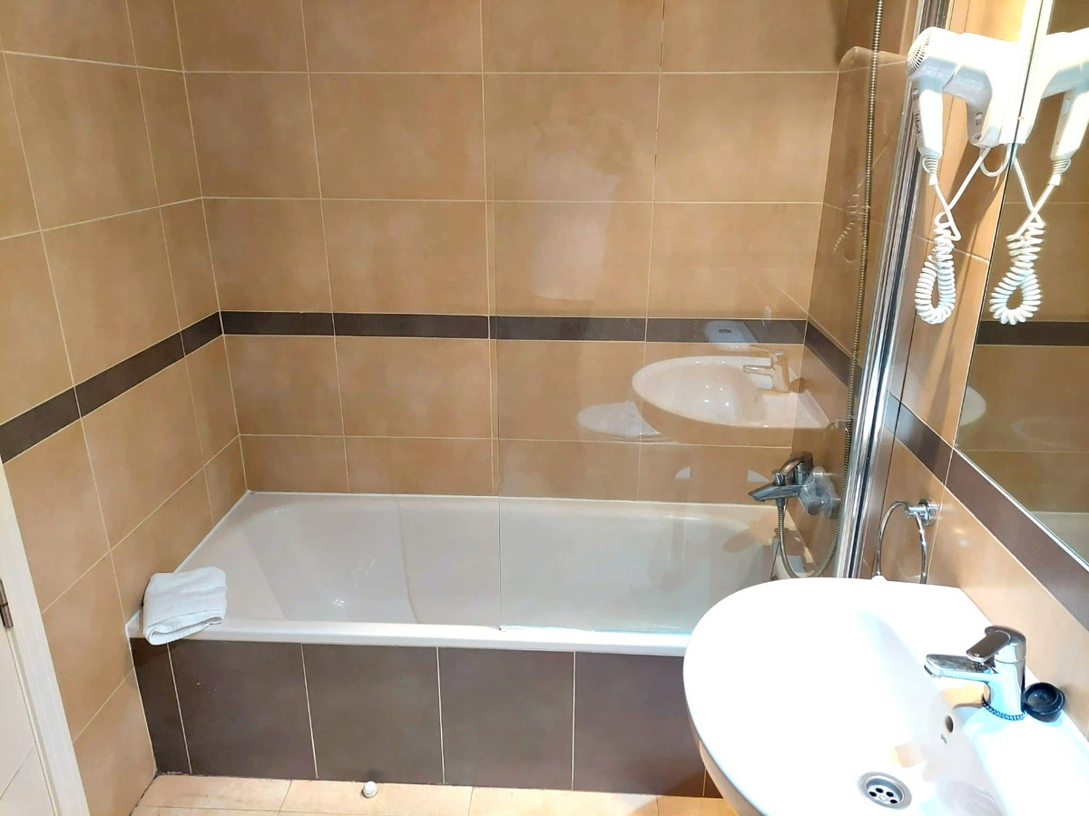 Se vende Apartamento Planta Media de 2 dormitorios en Costa Blanca, Alicante, España