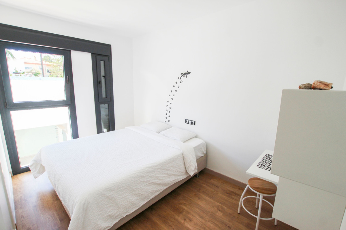 Se vende Villa - Chalet de 3 dormitorios en Costa Blanca, Alicante, España