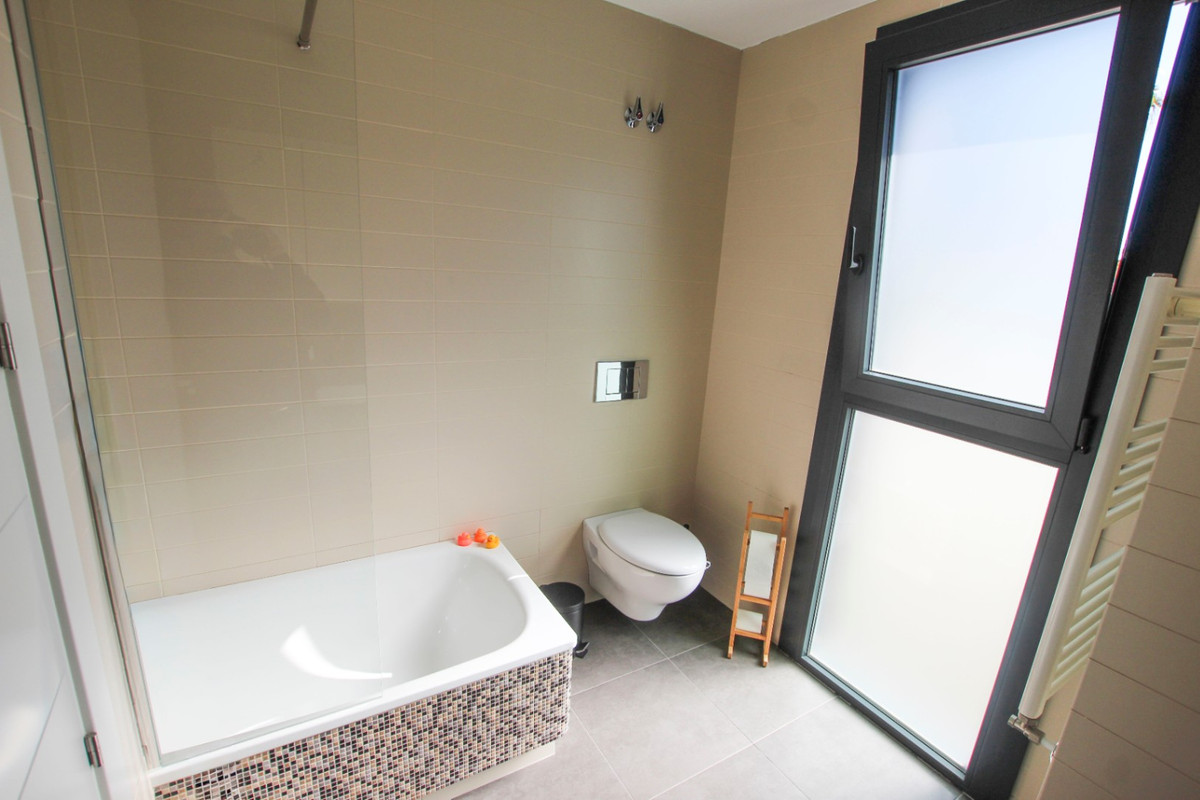 Se vende Villa - Chalet de 3 dormitorios en Costa Blanca, Alicante, España