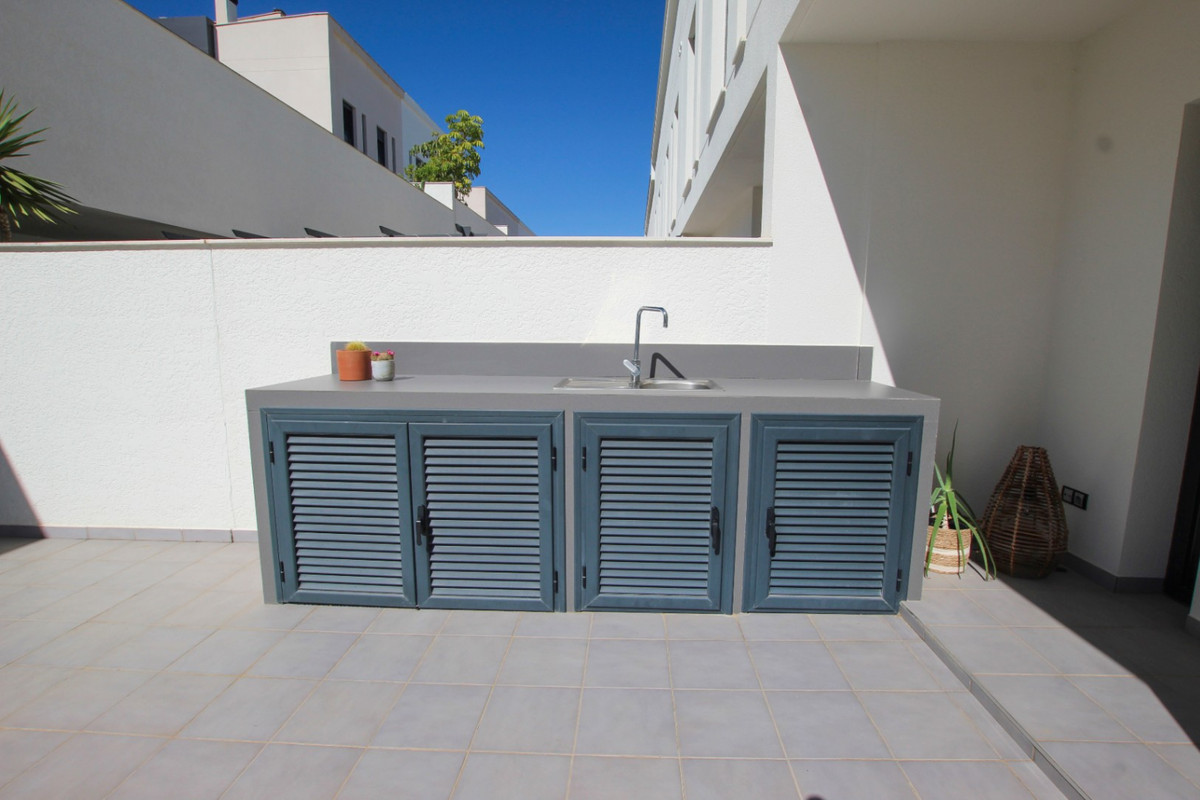 Se vende Villa - Chalet de 3 dormitorios en Costa Blanca, Alicante, España