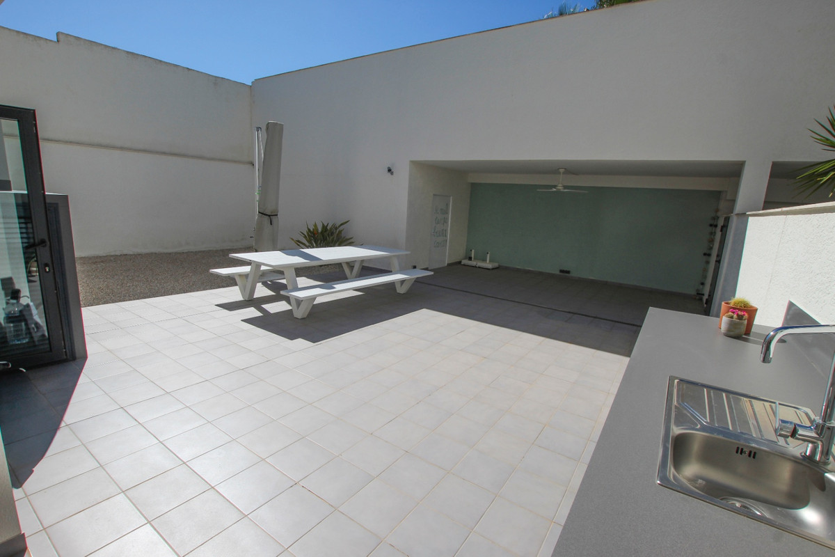 Se vende Villa - Chalet de 3 dormitorios en Costa Blanca, Alicante, España