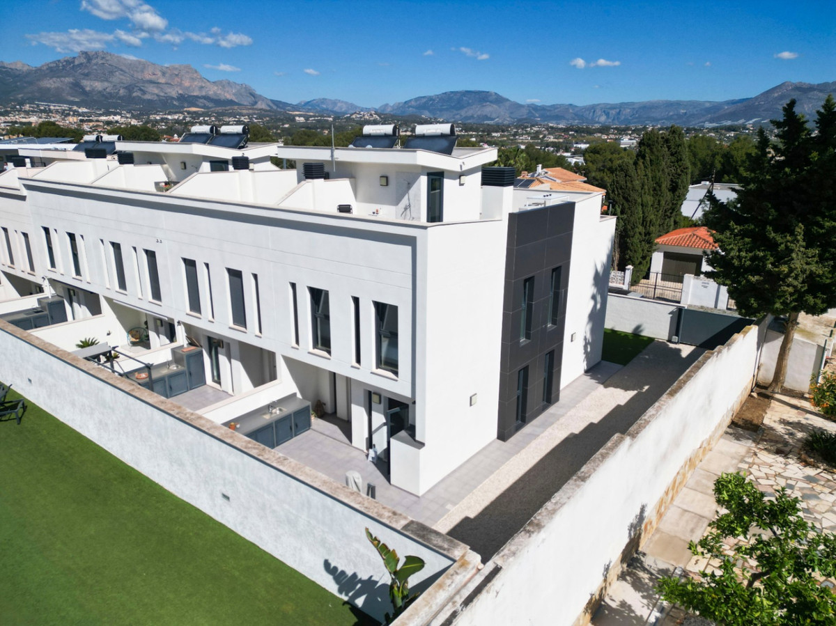 Se vende Villa - Chalet de 3 dormitorios en Costa Blanca, Alicante, España