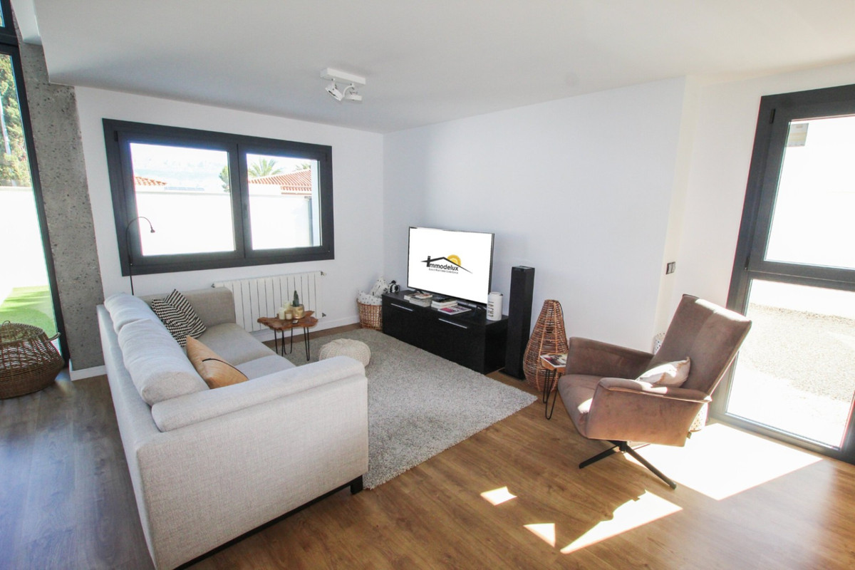 Se vende Villa - Chalet de 3 dormitorios en Costa Blanca, Alicante, España