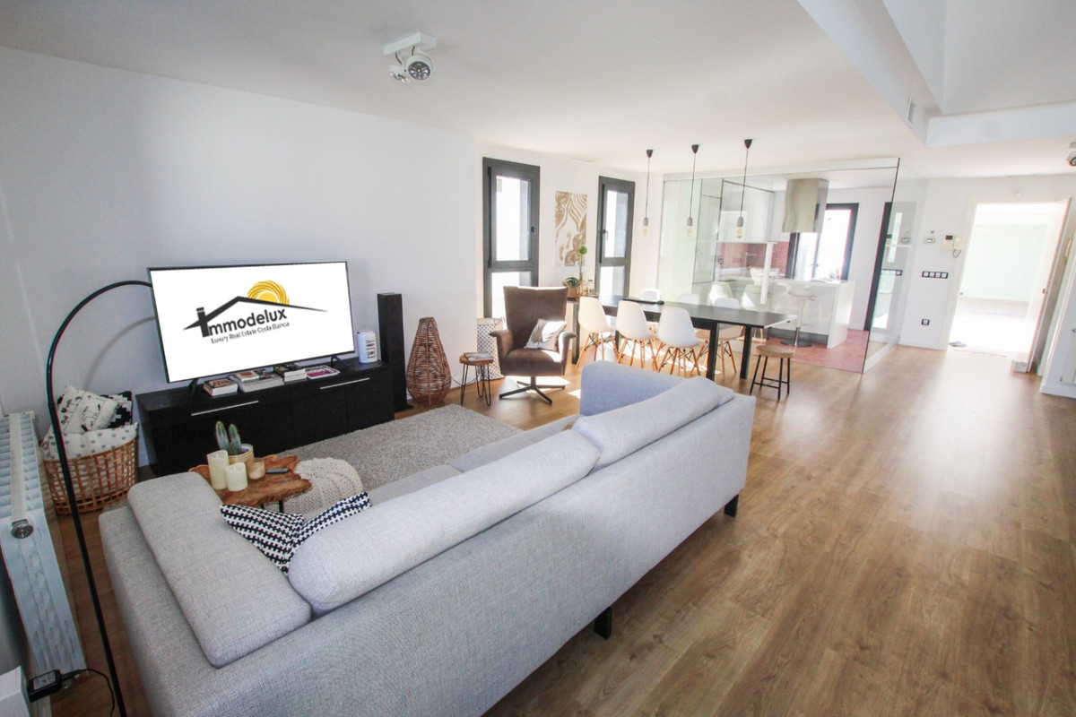Se vende Villa - Chalet de 3 dormitorios en Costa Blanca, Alicante, España