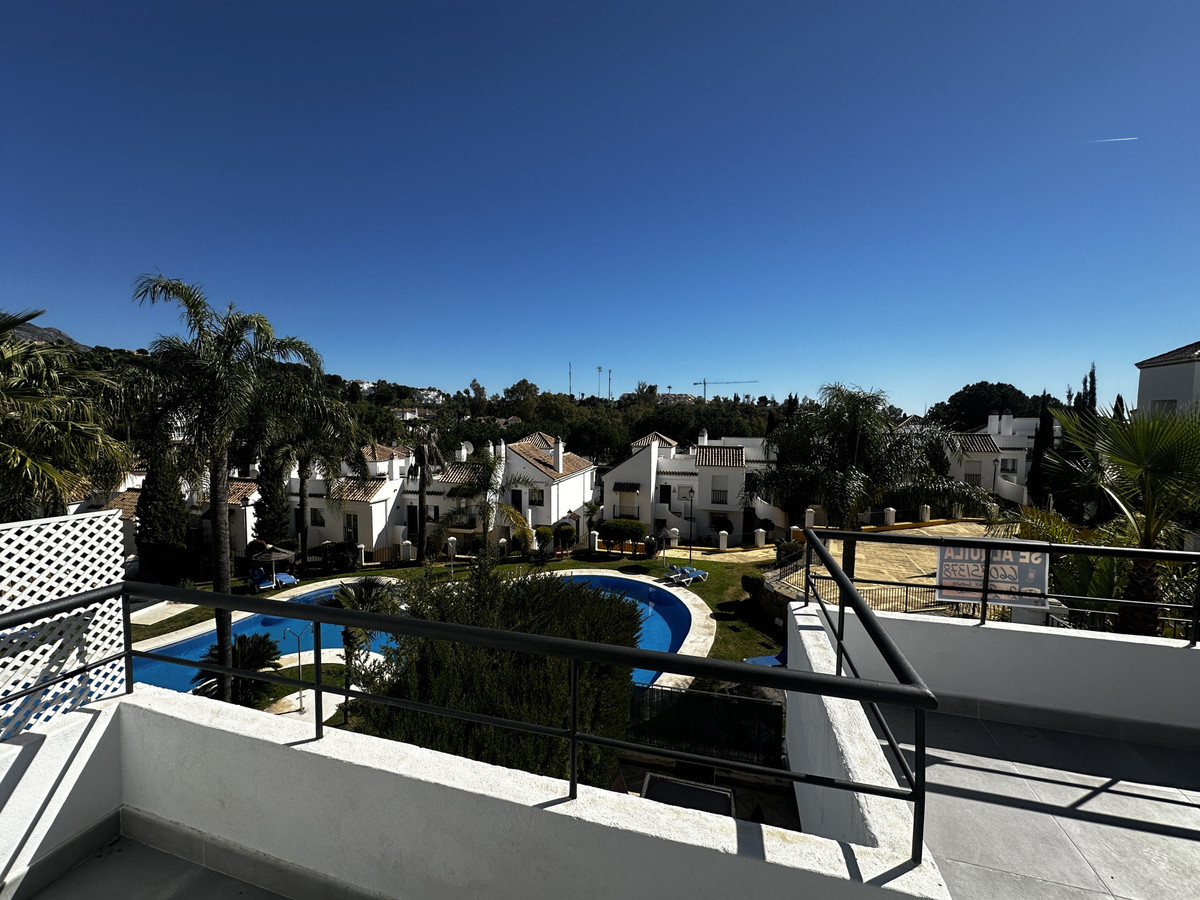 2 Bed Apartment for sale in Nueva Andalucía Costa Del Sol, Málaga, Spain