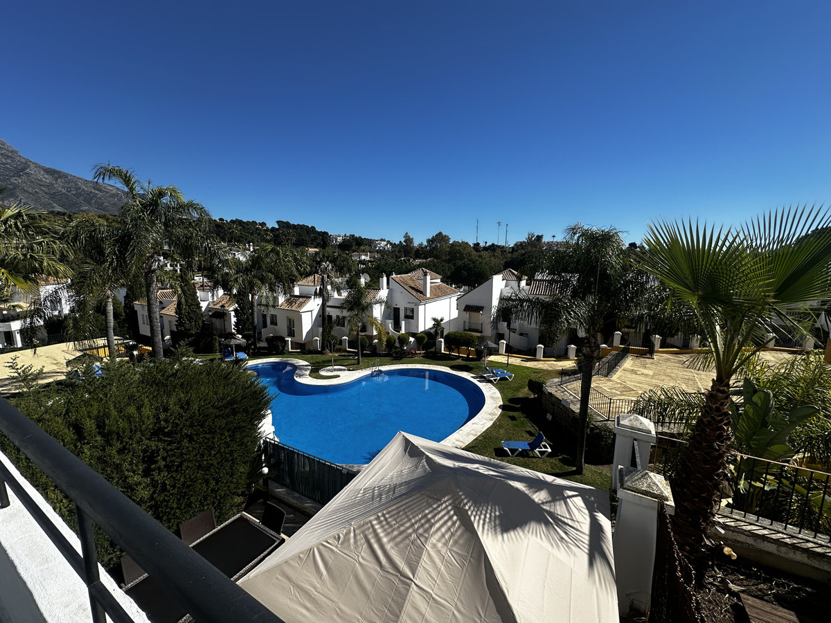 2 Bed Apartment for sale in Nueva Andalucía Costa Del Sol, Málaga, Spain