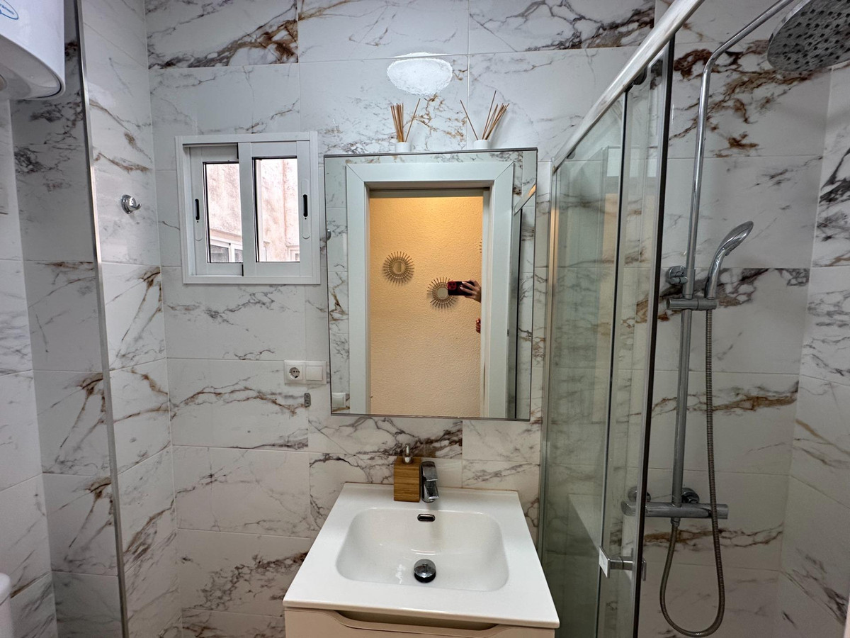 Se vende Apartamento Planta Media de 2 dormitorios en Costa Blanca, Alicante, España