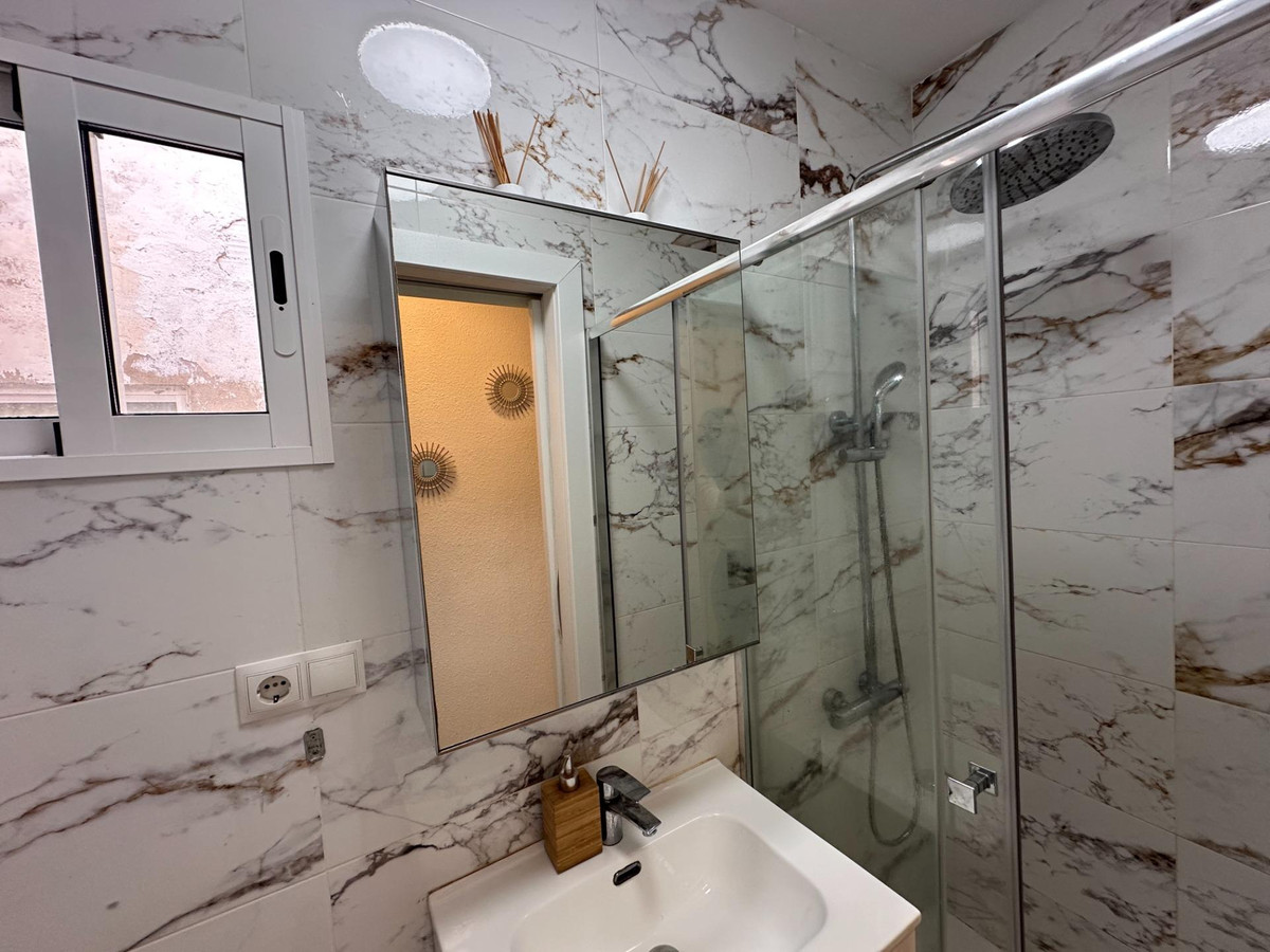 Se vende Apartamento Planta Media de 2 dormitorios en Costa Blanca, Alicante, España