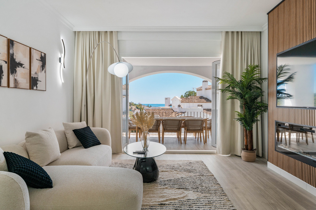 3 Bed Apartment for sale in Benahavís Costa Del Sol, Málaga, Spain