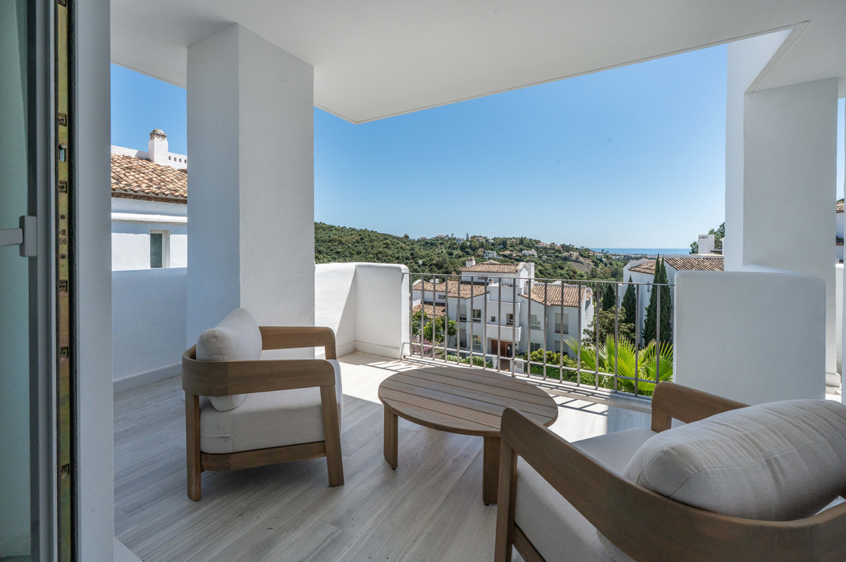 3 Bed Apartment for sale in Benahavís Costa Del Sol, Málaga, Spain
