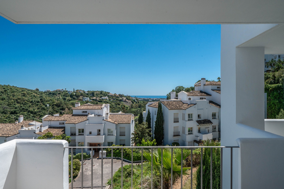 3 Bed Apartment for sale in Benahavís Costa Del Sol, Málaga, Spain