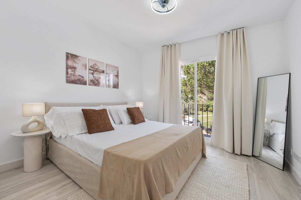 3 Bed Apartment for sale in Benahavís Costa Del Sol, Málaga, Spain