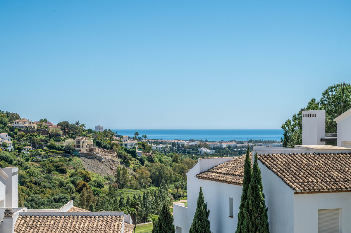3 Bed Apartment for sale in Benahavís Costa Del Sol, Málaga, Spain