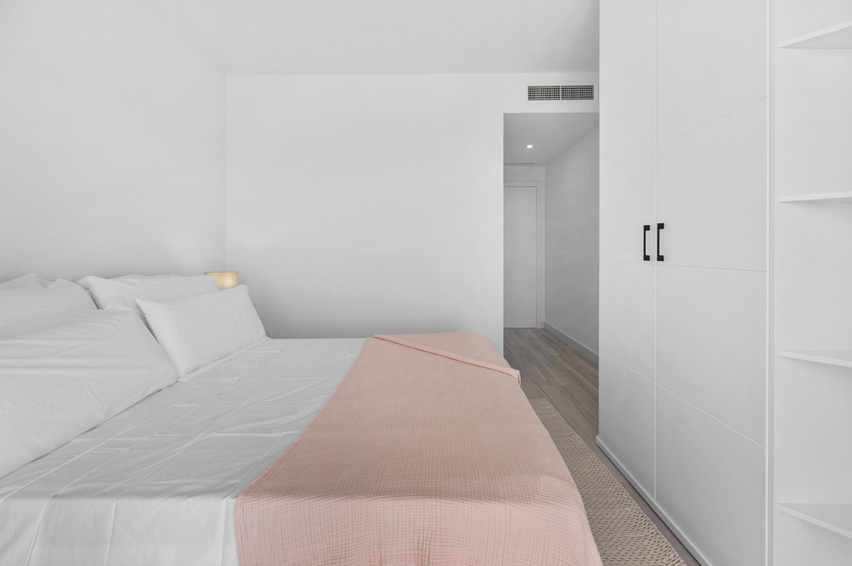 3 Bed Apartment for sale in Benahavís Costa Del Sol, Málaga, Spain