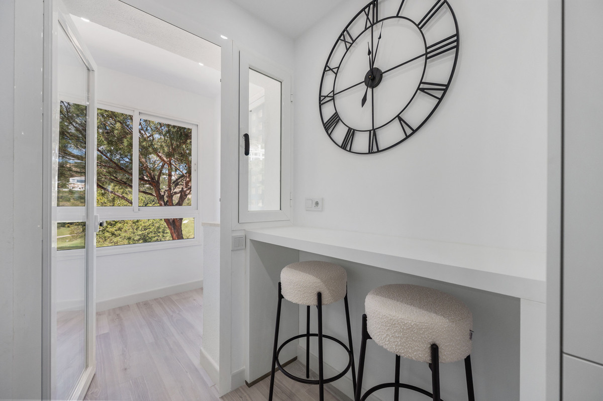 3 Bed Apartment for sale in Benahavís Costa Del Sol, Málaga, Spain