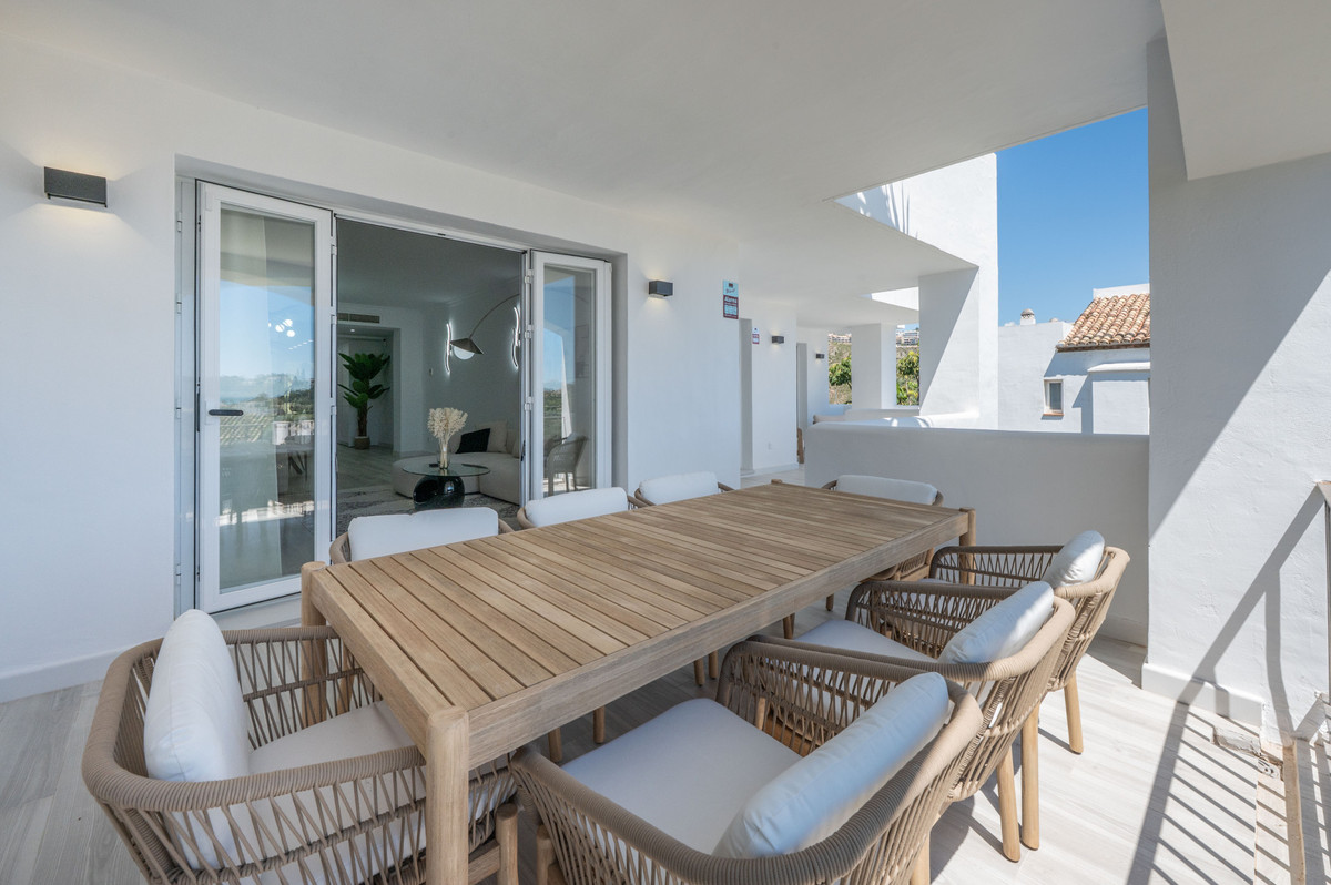 3 Bed Apartment for sale in Benahavís Costa Del Sol, Málaga, Spain