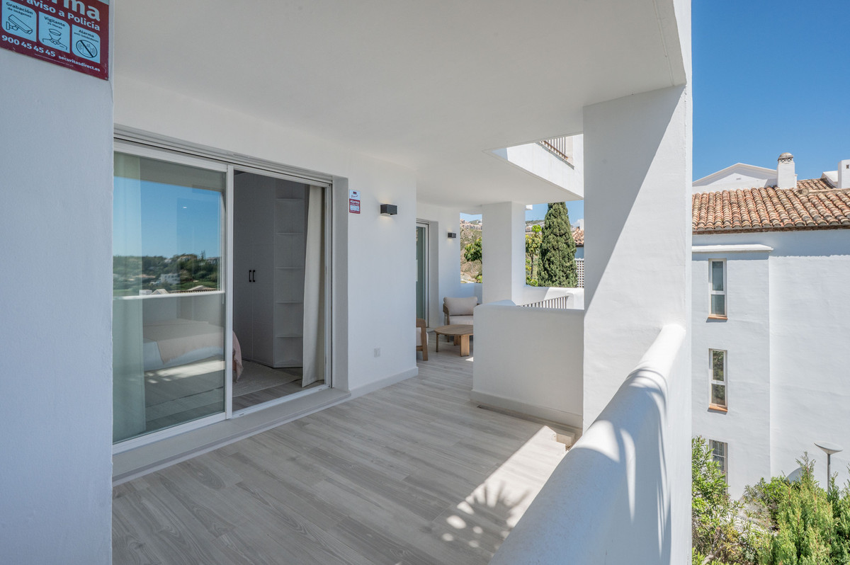 3 Bed Apartment for sale in Benahavís Costa Del Sol, Málaga, Spain