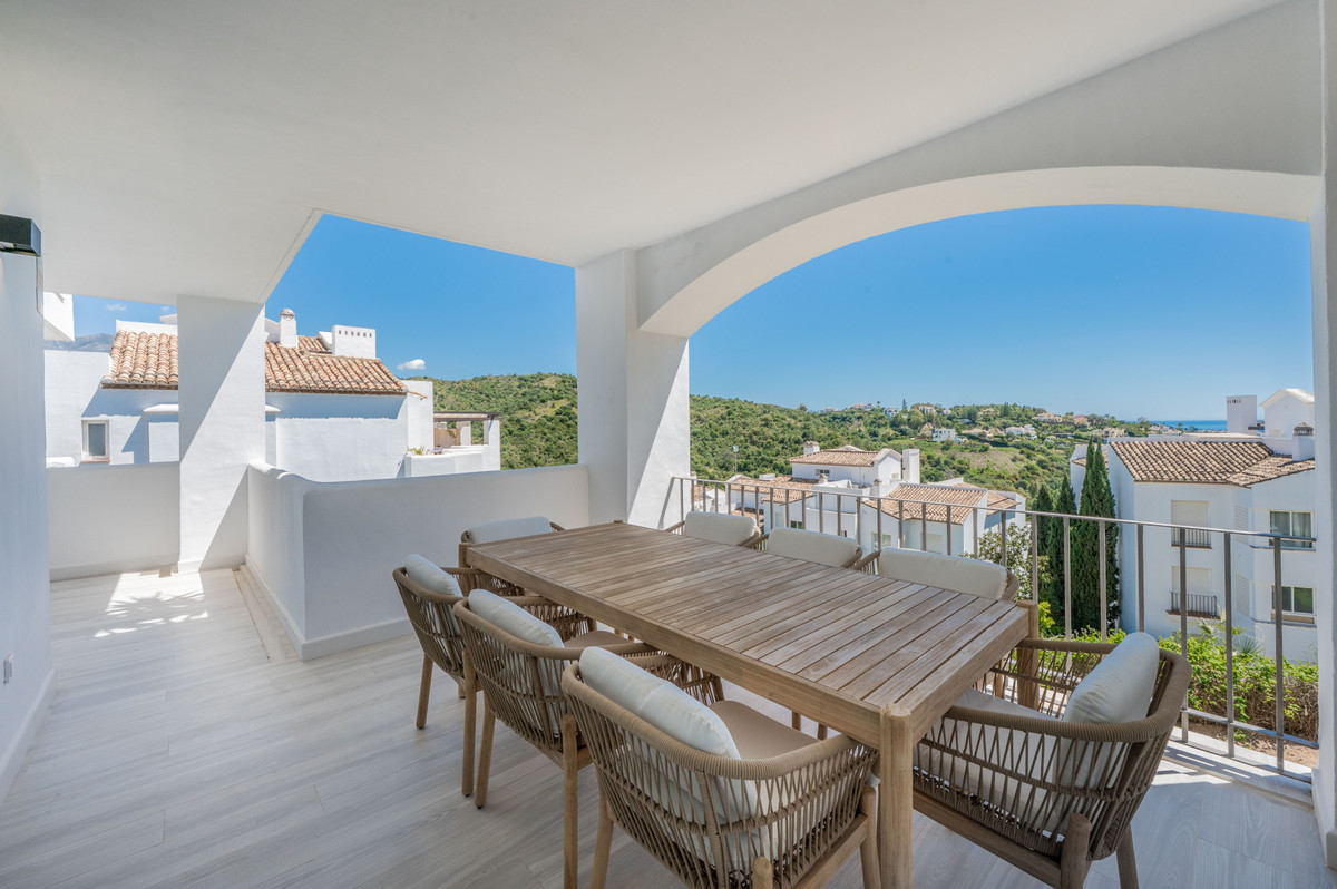 3 Bed Apartment for sale in Benahavís Costa Del Sol, Málaga, Spain