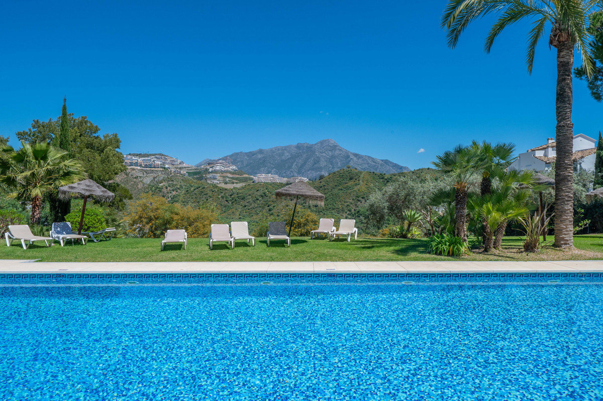 3 Bed Apartment for sale in Benahavís Costa Del Sol, Málaga, Spain