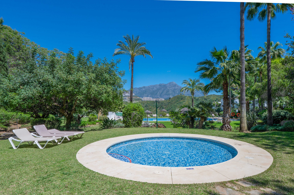 3 Bed Apartment for sale in Benahavís Costa Del Sol, Málaga, Spain