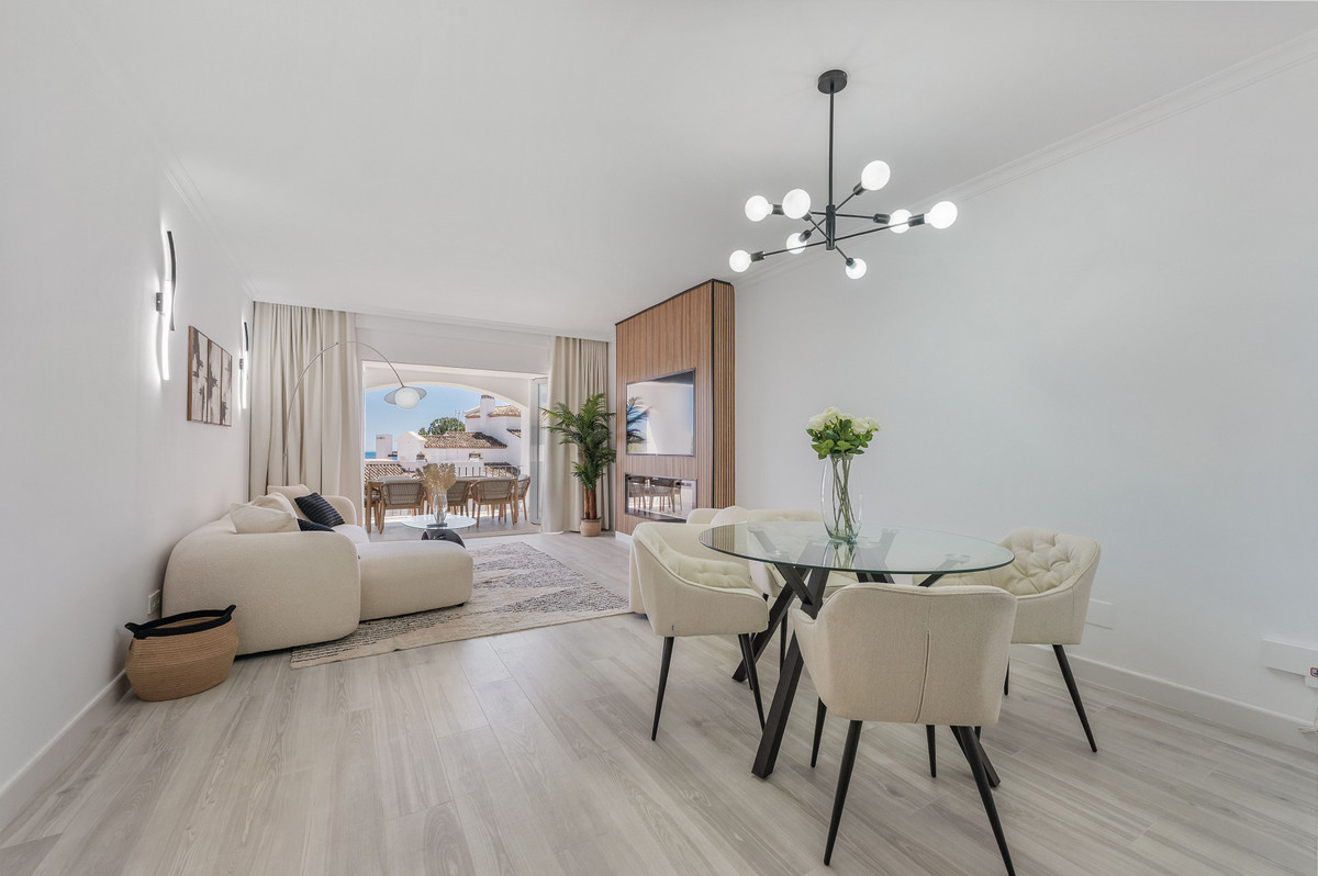 3 Bed Apartment for sale in Benahavís Costa Del Sol, Málaga, Spain