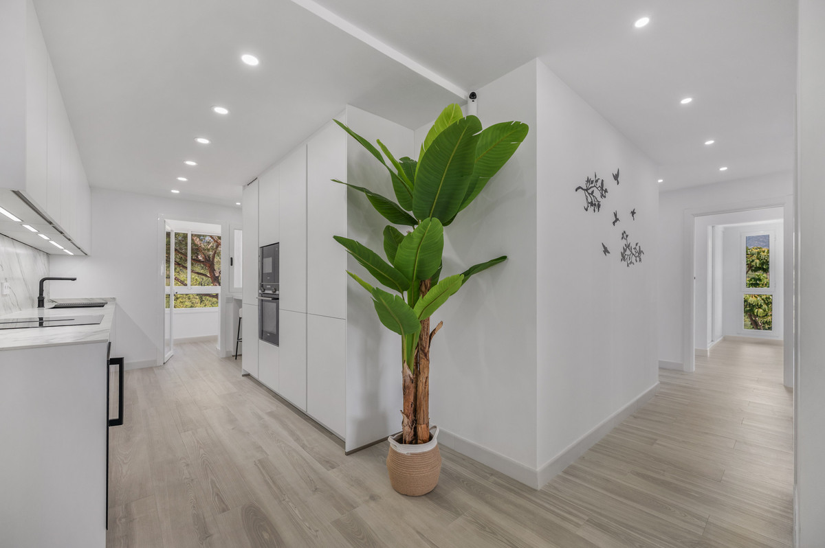 3 Bed Apartment for sale in Benahavís Costa Del Sol, Málaga, Spain