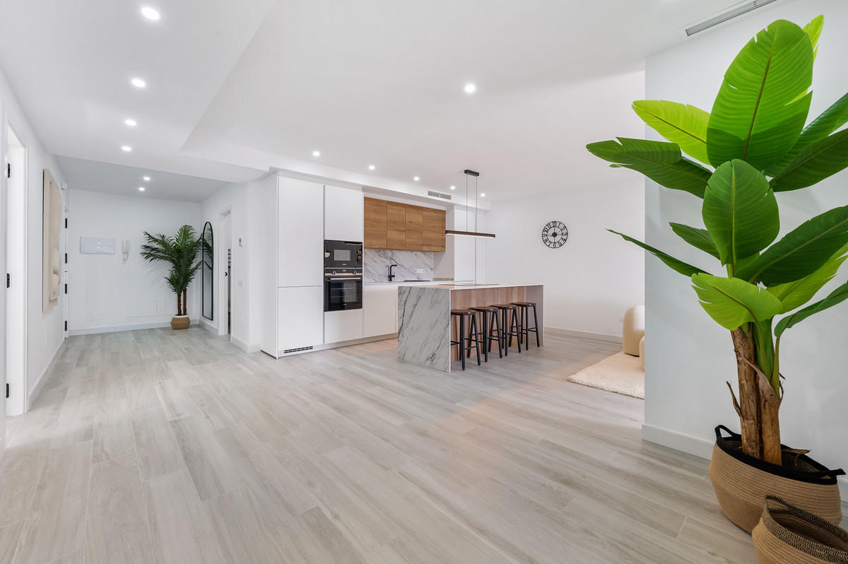 3 Bed Apartment for sale in Nueva Andalucía Costa Del Sol, Málaga, Spain