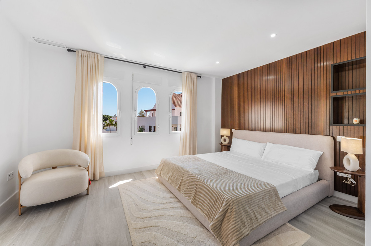 3 Bed Apartment for sale in Nueva Andalucía Costa Del Sol, Málaga, Spain