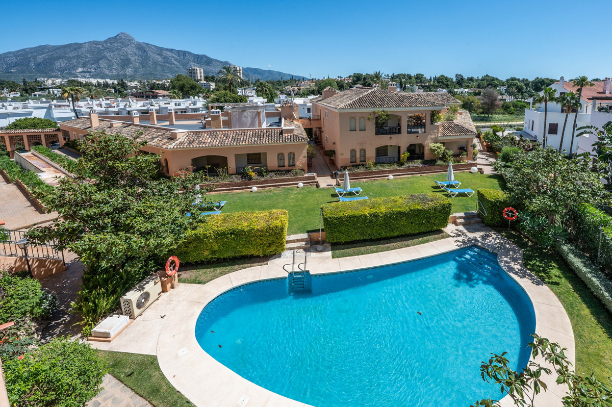 3 Bed Apartment for sale in Nueva Andalucía Costa Del Sol, Málaga, Spain