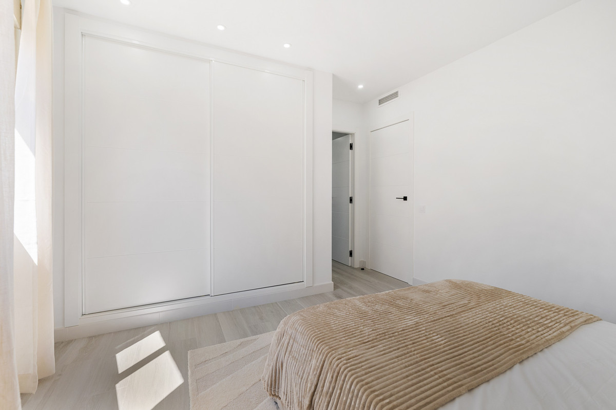 3 Bed Apartment for sale in Nueva Andalucía Costa Del Sol, Málaga, Spain