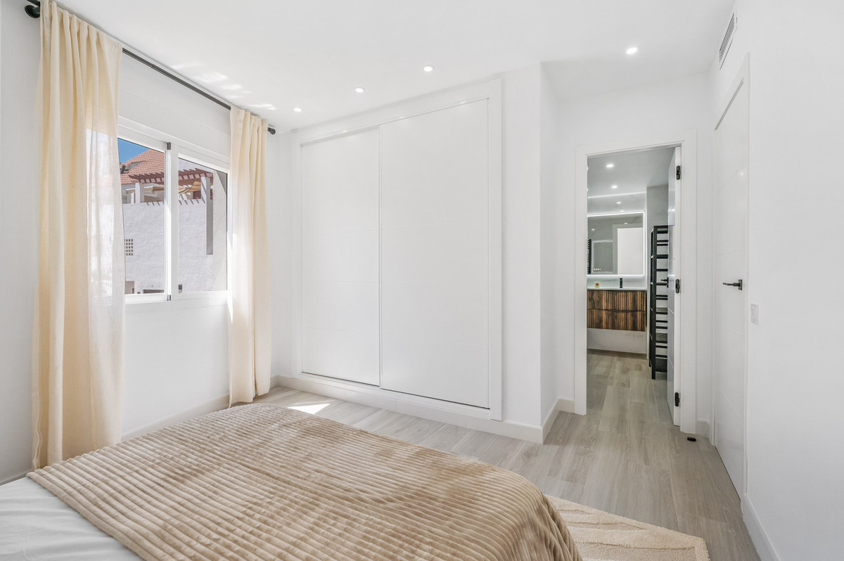 3 Bed Apartment for sale in Nueva Andalucía Costa Del Sol, Málaga, Spain