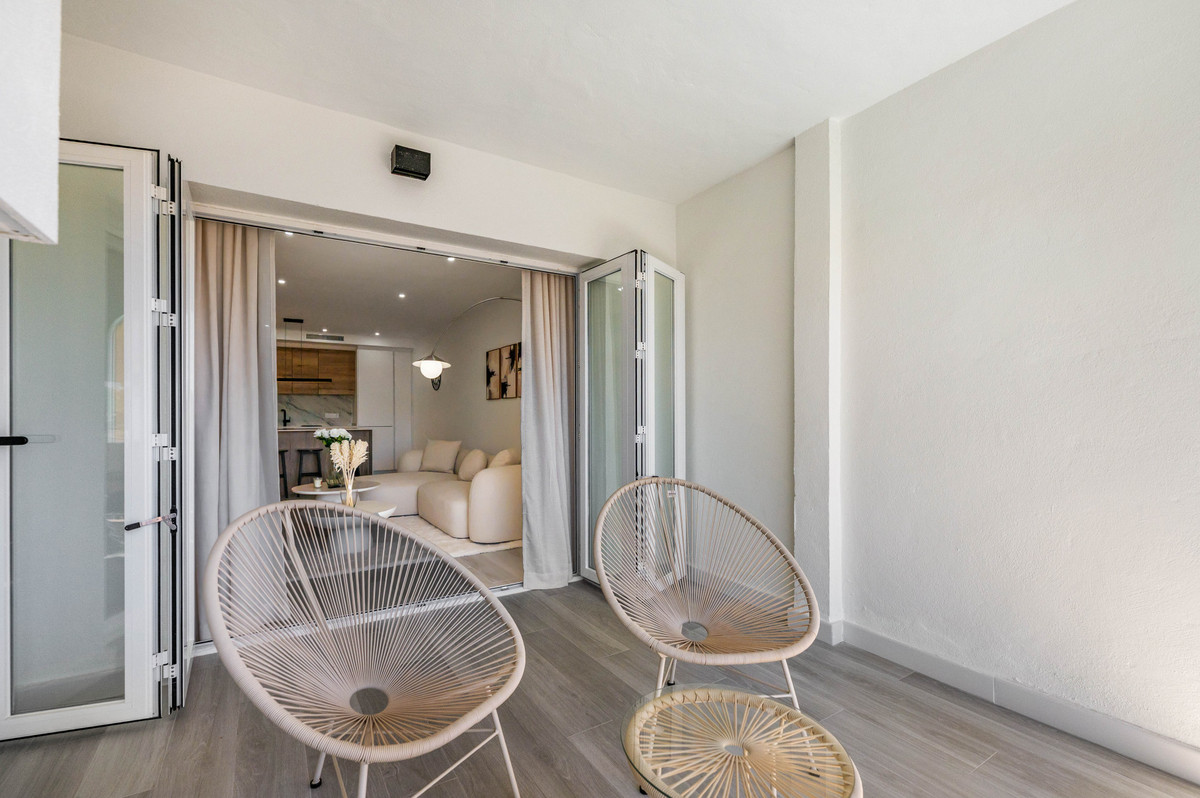 3 Bed Apartment for sale in Nueva Andalucía Costa Del Sol, Málaga, Spain