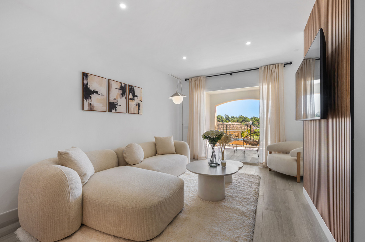 3 Bed Apartment for sale in Nueva Andalucía Costa Del Sol, Málaga, Spain