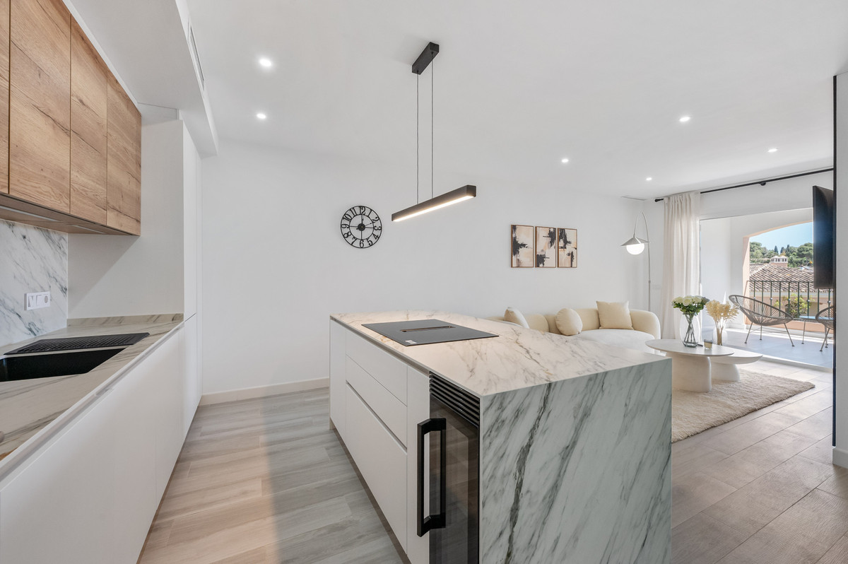 3 Bed Apartment for sale in Nueva Andalucía Costa Del Sol, Málaga, Spain
