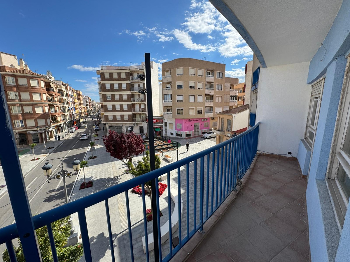 Se vende Apartamento Planta Media de 3 dormitorios en Costa Blanca, Alicante, España