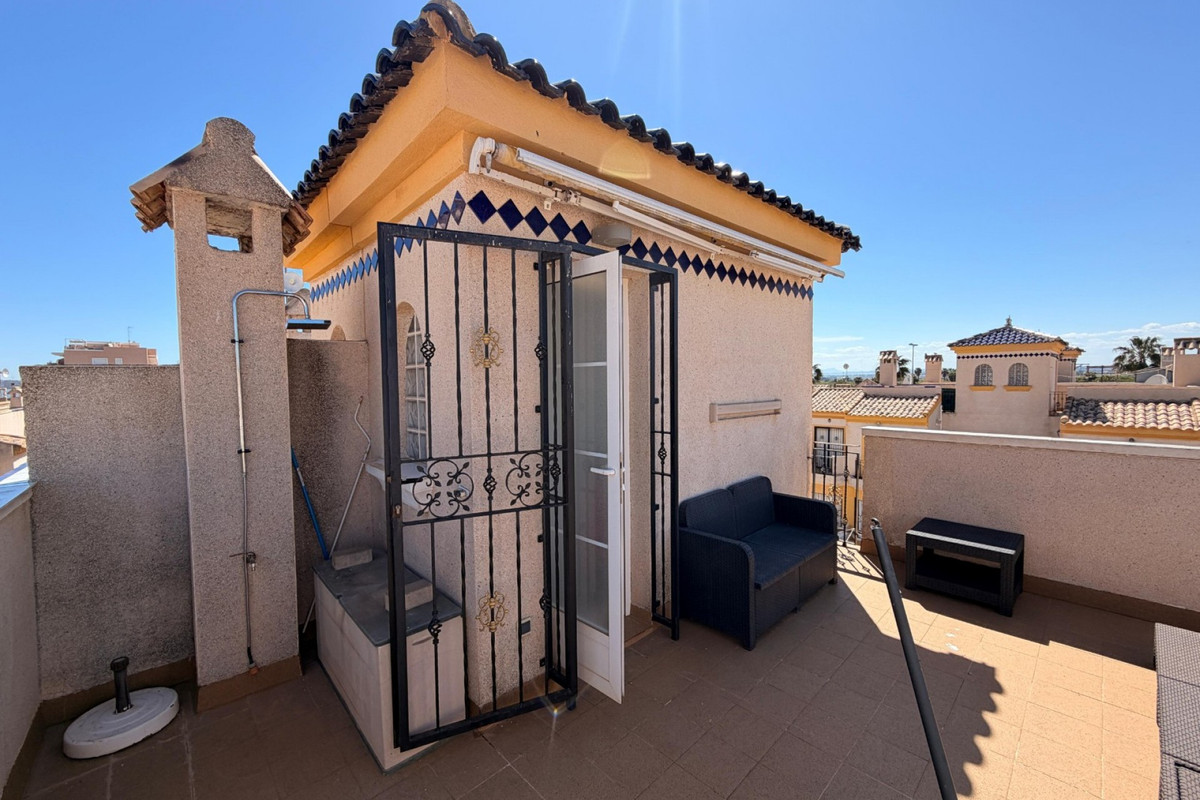 3 Bed Townhouse for sale in Urbanización El Raso Costa Blanca, Alicante, Spain