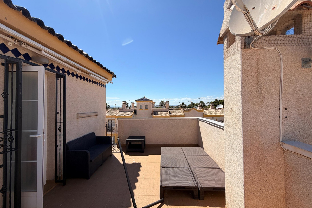 3 Bed Townhouse for sale in Urbanización El Raso Costa Blanca, Alicante, Spain