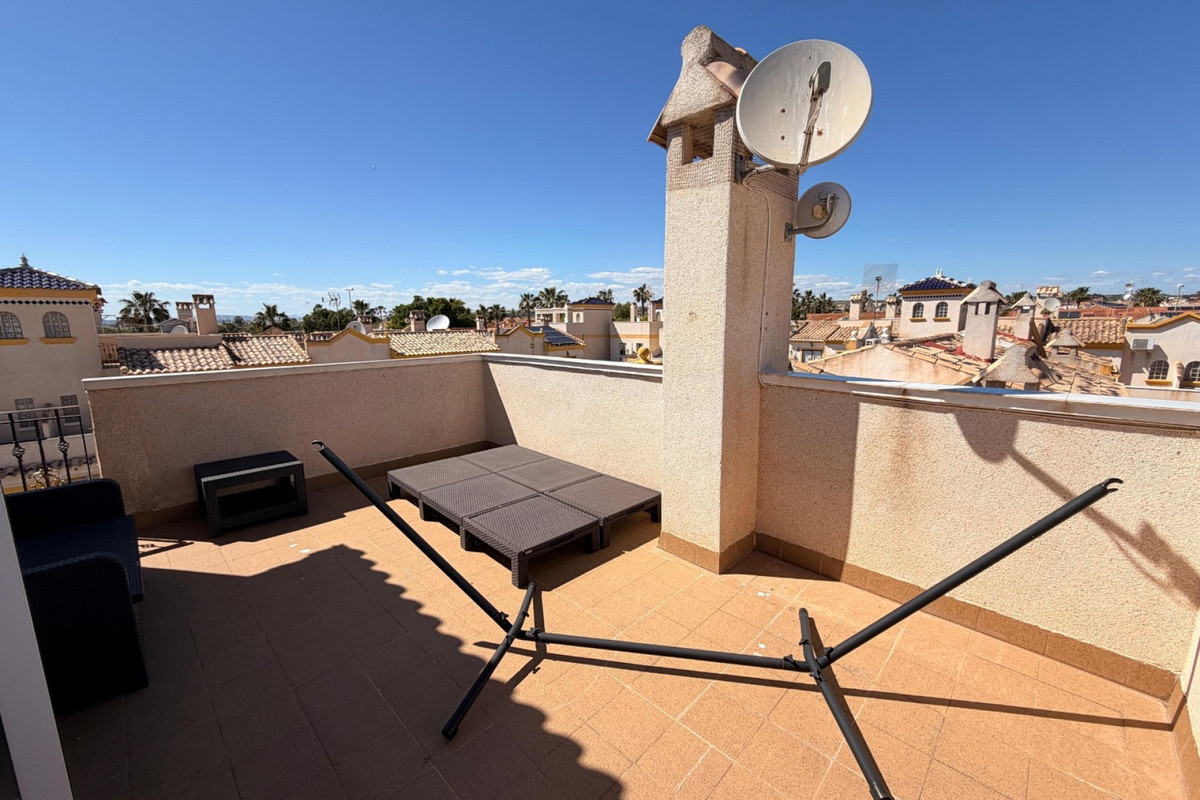 3 Bed Townhouse for sale in Urbanización El Raso Costa Blanca, Alicante, Spain