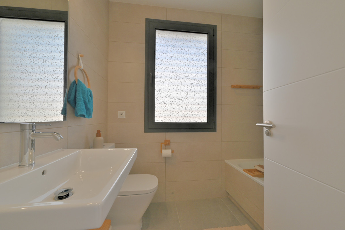 Se vende Pareada de 4 dormitorios en Costa Del Sol, Málaga, España