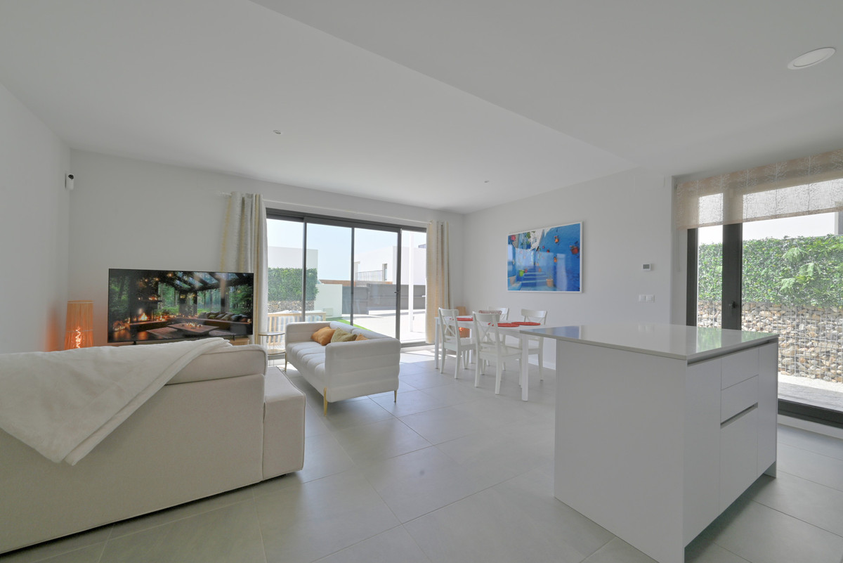Se vende Pareada de 4 dormitorios en Costa Del Sol, Málaga, España