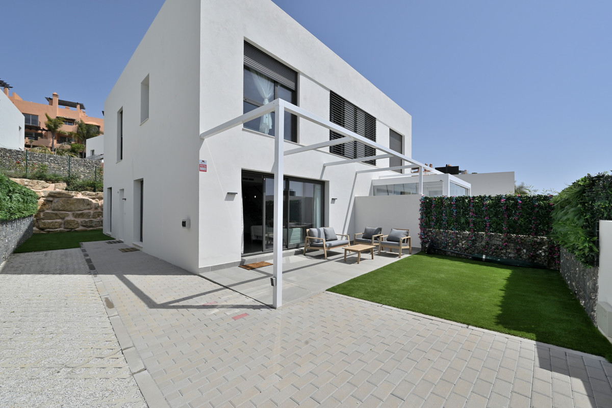 Se vende Pareada de 4 dormitorios en Costa Del Sol, Málaga, España