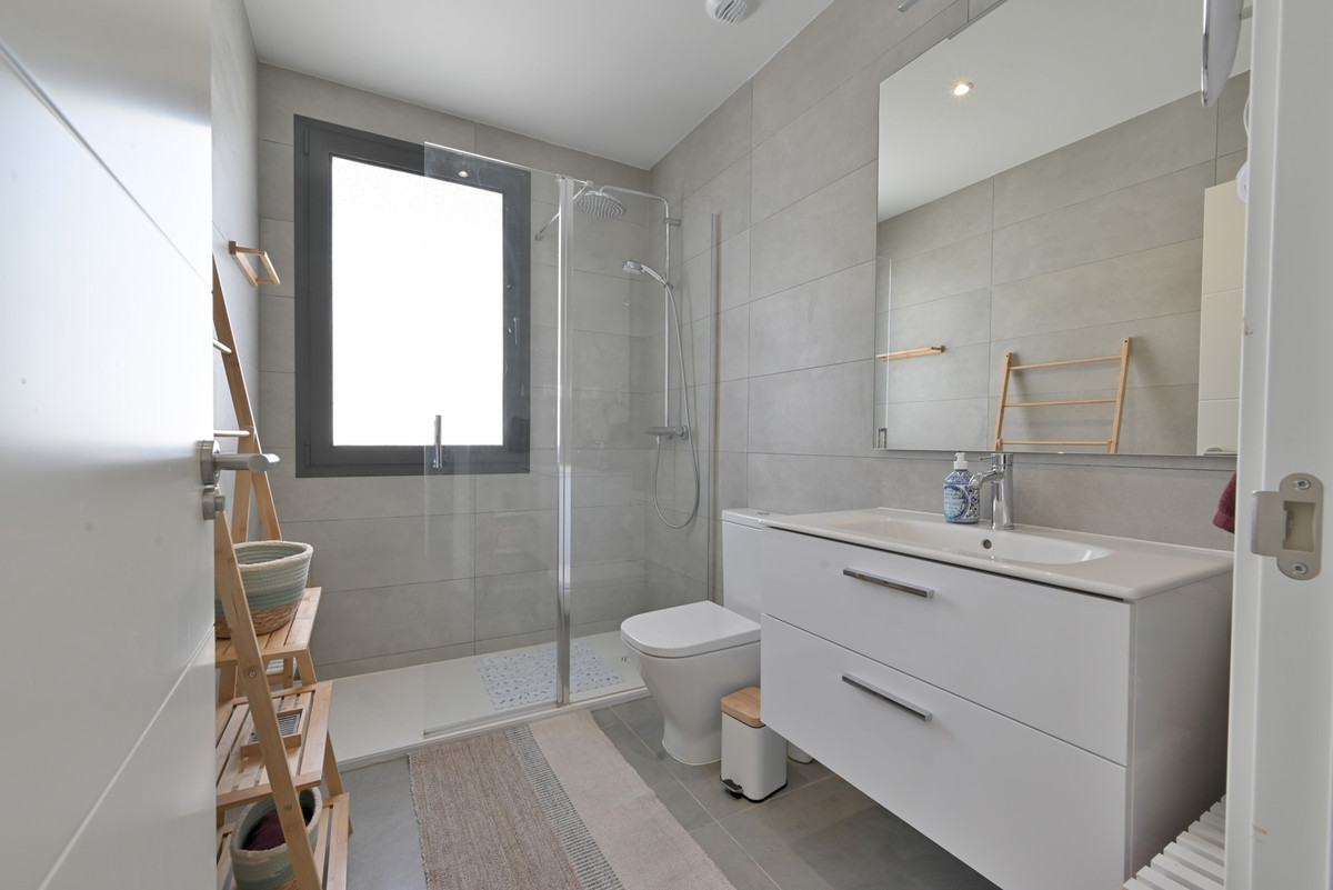 Se vende Pareada de 4 dormitorios en Costa Del Sol, Málaga, España