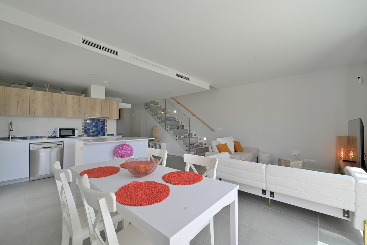 Se vende Pareada de 4 dormitorios en Costa Del Sol, Málaga, España