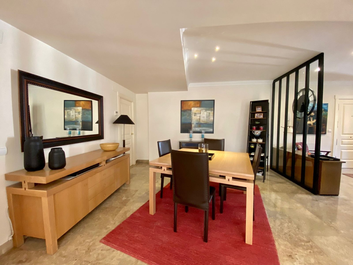 3 Bed Apartment for sale in The Golden Mile Costa Del Sol, Málaga, Spain