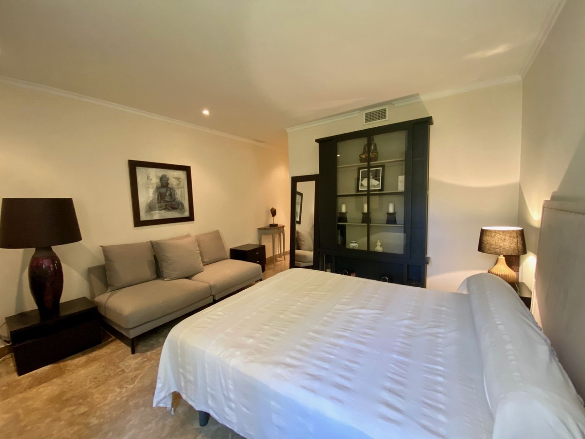 3 Bed Apartment for sale in The Golden Mile Costa Del Sol, Málaga, Spain