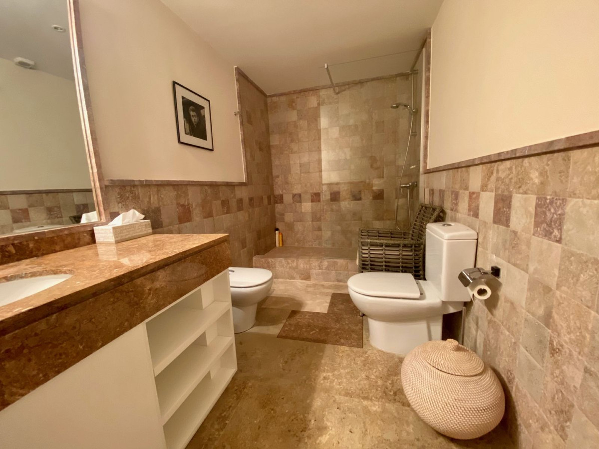 3 Bed Apartment for sale in The Golden Mile Costa Del Sol, Málaga, Spain