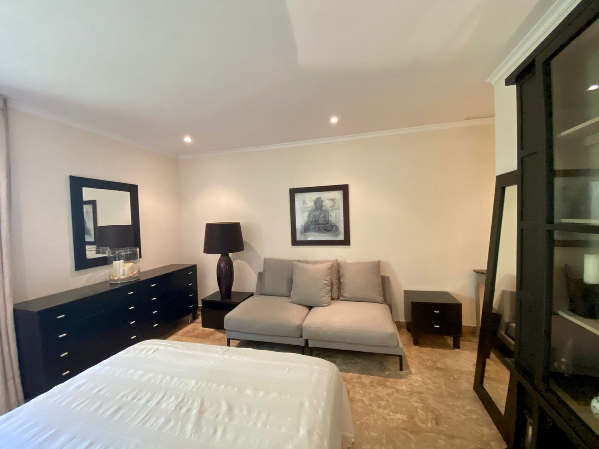 3 Bed Apartment for sale in The Golden Mile Costa Del Sol, Málaga, Spain