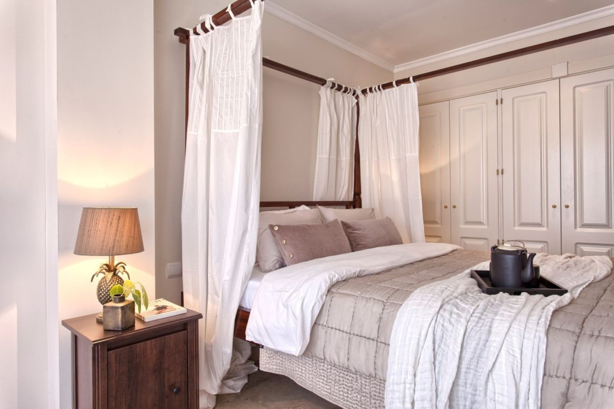 3 Bed Apartment for sale in The Golden Mile Costa Del Sol, Málaga, Spain