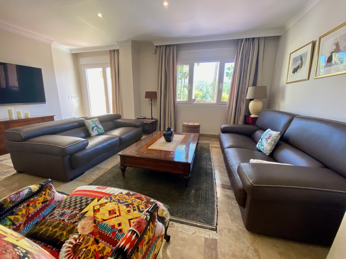 3 Bed Apartment for sale in The Golden Mile Costa Del Sol, Málaga, Spain